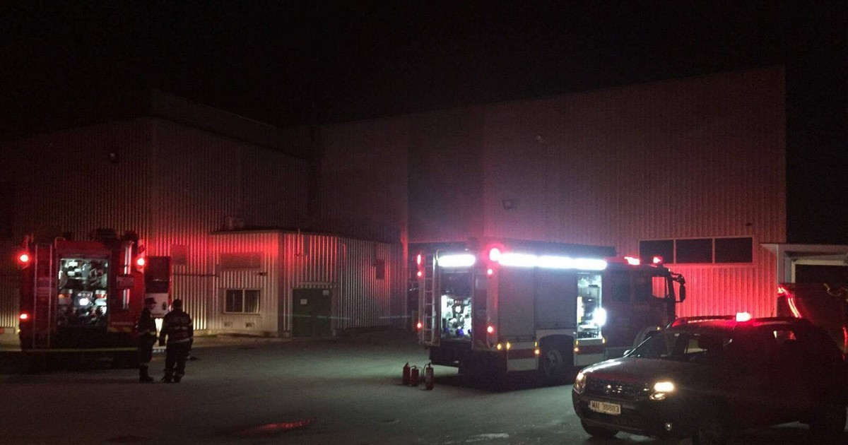 Fabrică de piese auto din județul Timiș, evacuată în urma unui incendiu