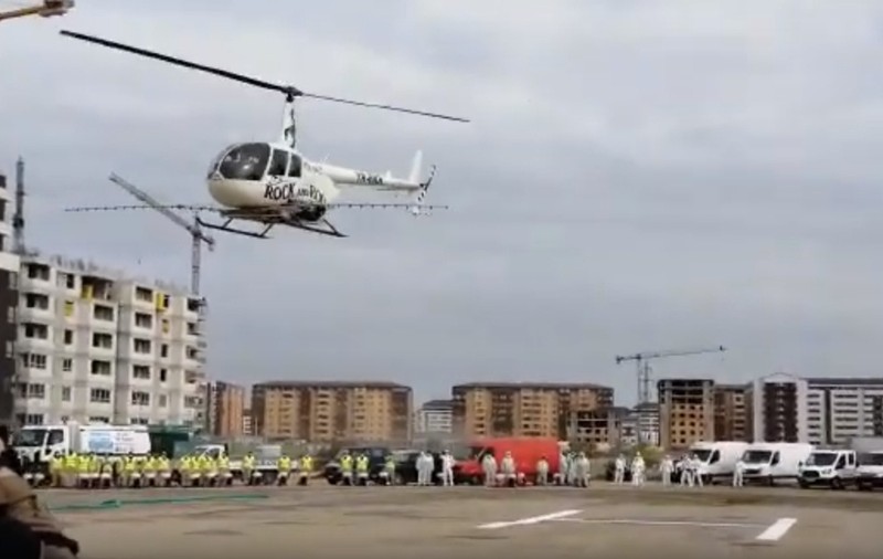 Metodă de dezinfectare într-un sector din Bucureşti: un elicopter pulverizează apă oxigenată. Ce bulevarde sunt vizate
