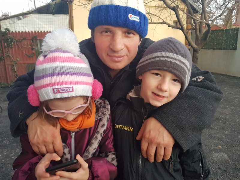 Viorel, alături de Maria și David