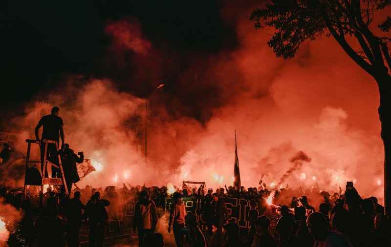 Ce componente chimice creează fumigenele?