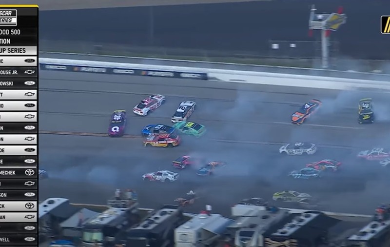 Cel mai mare accident din istoria Nascar: peste 20 de mașini au fost implicate | VIDEO