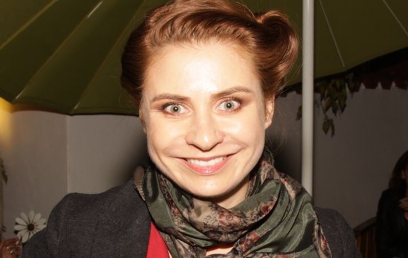 Adina Buzatu a primit un accesoriu de 3.000 de euro de la fiica ei! Vezi pe ce a dat adolescenta atâţia bani!