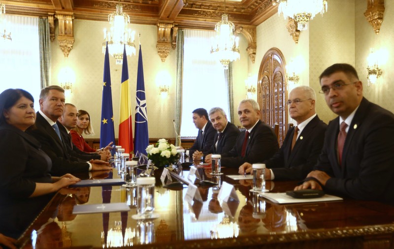 UPDATE. Consultări la Cotroceni. Iohannis cere reluarea procesului legislativ pe legile justiţiei şi un acord între partide