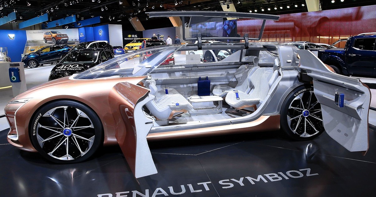 Renault și Nissan vor instala Android pe viitoarea generație de autoturisme. Mașină Renault la un salon auto