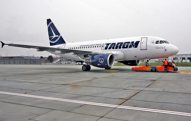 UPDATE. Anchetă la TAROM, dupa ce trei avioane s-au defectat în 24 de ore, iar un zbor a fost anulat