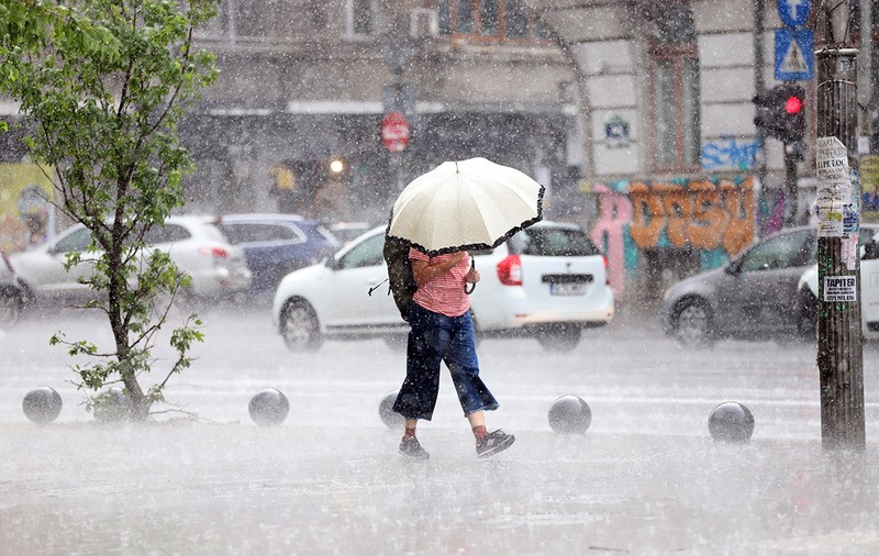 Prognoza meteo pe patru săptămâni: ploi puternice lovesc România. Care vor fi cele mai afectate regiuni