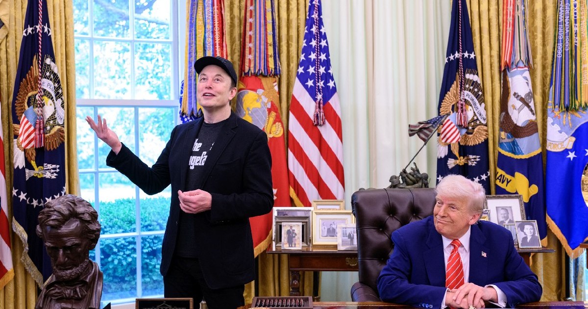 Washington, District of Columbia, SUA: Președintele Donald Trump participă la o conferință de presă cu consilierul DOGE Elon Musk, vineri, 30 mai 2025, în Biroul Oval.