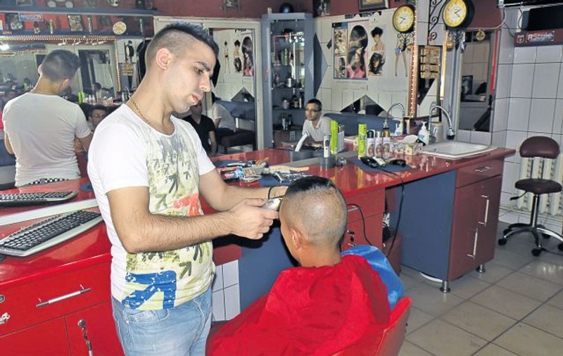 Poveste de succes pentru un tânăr orfan din Iaşi! Singur pe lume, la 27 de ani are afacerea lui