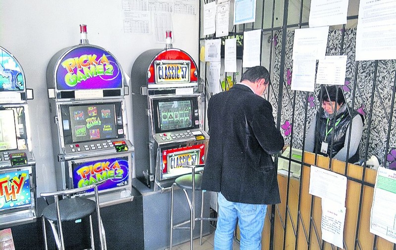 Câştigătorul de la Loto vrea maşină nouă