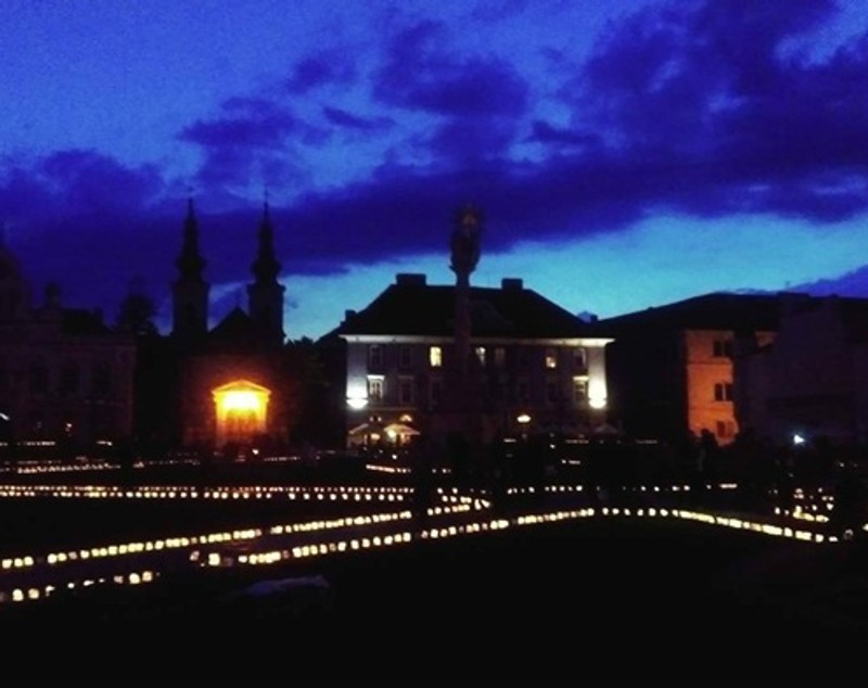 Peisaj de vis la Festivalul Luminii în Timișoara. Mii de lampioane au luminat Cetatea Alba Iulia Carolina