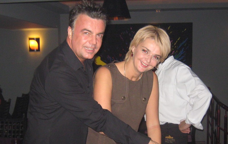 Iuliana Marciuc a fost şocată când l-a văzut pe Enache sărutându-se cu alta: "Voi mătura cu el pe jos"