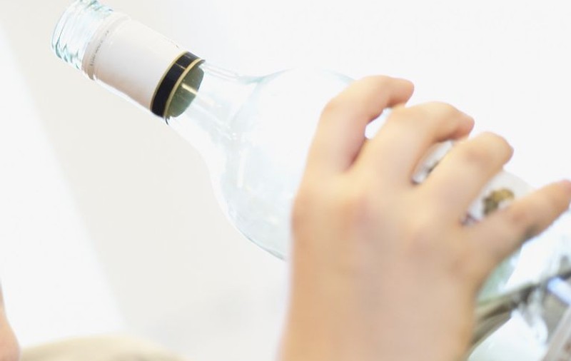 O fetiţă de cinci ani a murit după ce a consumat alcool