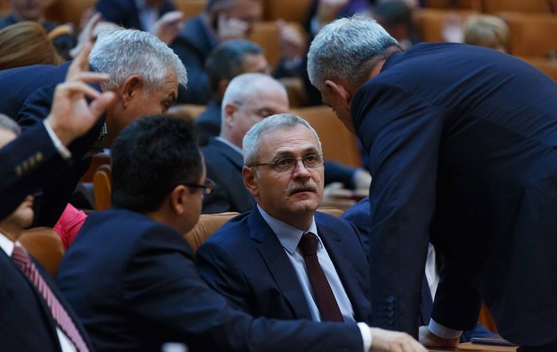 Opoziția, către liderul PSD, în plenul Parlamentului: ”Este mai important Codul Penal, care vă albește dosarul, domnule Dragnea?”