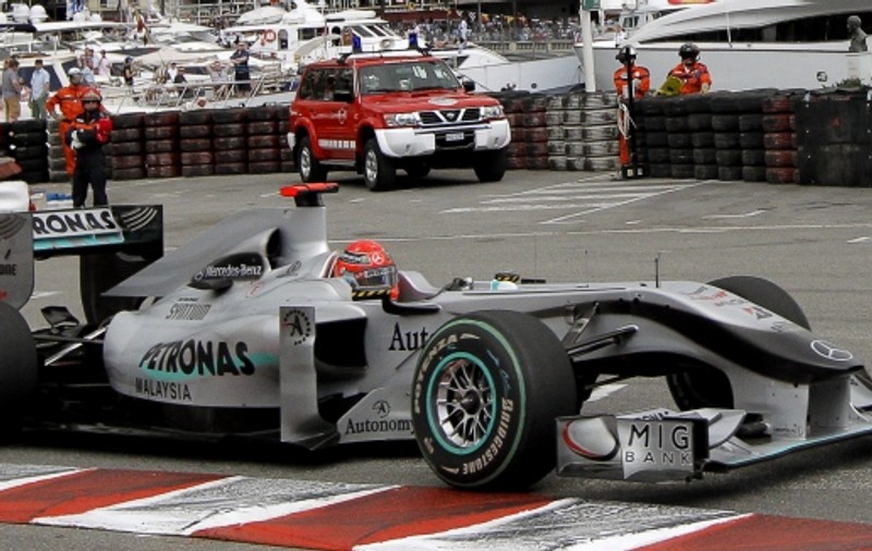 Michael Schumacher, penalizat cu 20 de secunde la Monte Carlo 