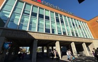 Trecutul încă vorbește de pe zidurile fostei Uzine Tractorul