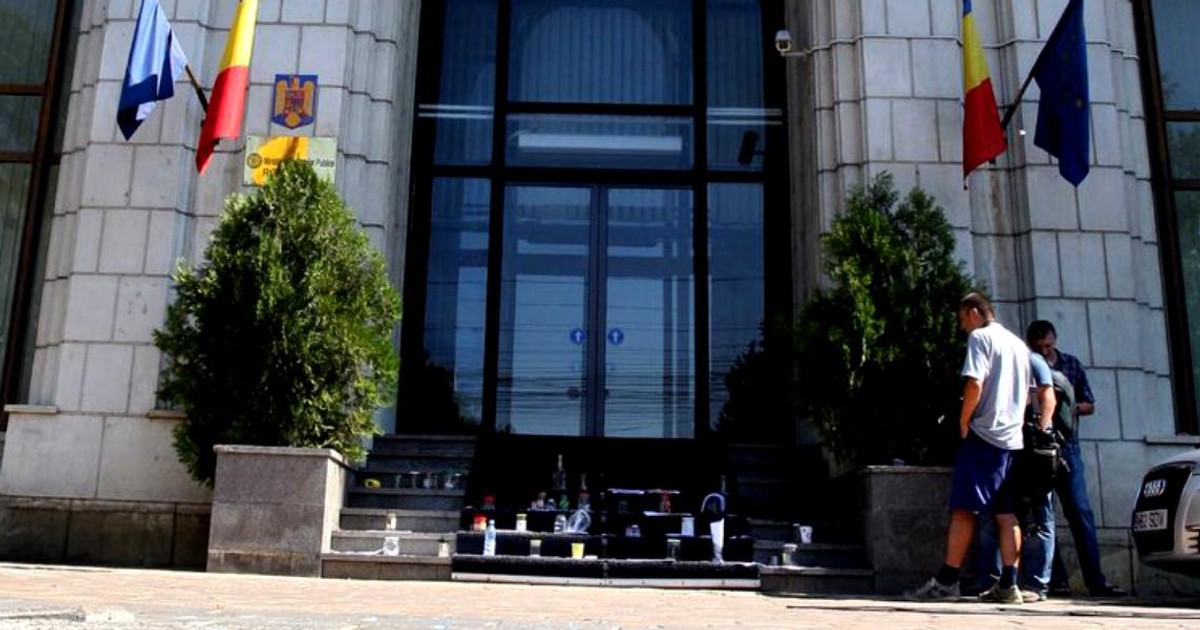 Pe primele două luni, execuția bugetară arăta un deficit de 5,5 miliarde de lei. Sediul Ministerului de Finante