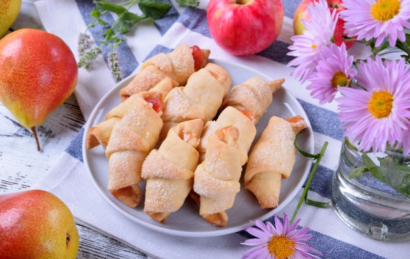Reţete de cornuleţe cu gem sau magiun