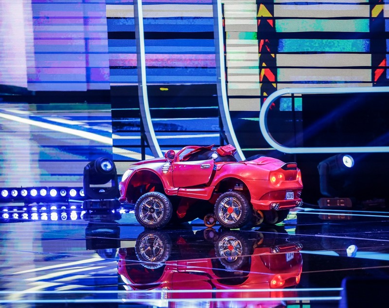 Jurații „iUmor”, față în față cu un număr unic în lume. „A fost spectaculos!“. Câți bani a investit artistul străin în proiectul său de suflet
