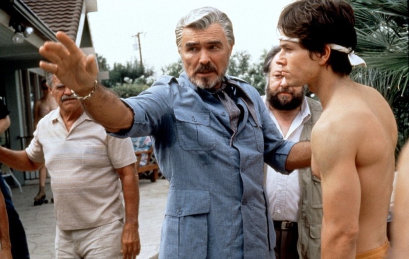 Recomandare de film | „Boogie Nights”, o incursiune îndrăzneață în culisele filmelor pentru adulți
