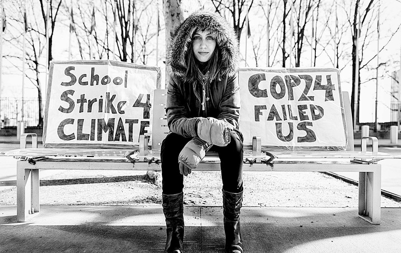 O activistă de 14 ani din New York, inspirată de Greta Thunberg, protestează în fiecare vineri în fața sediului ONU din Manhattan