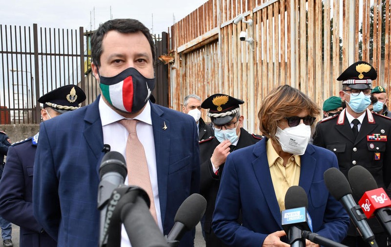 Matteo Salvini, trimis în judecată pentru că a împiedicat 100 de imigranți să debarce în Italia