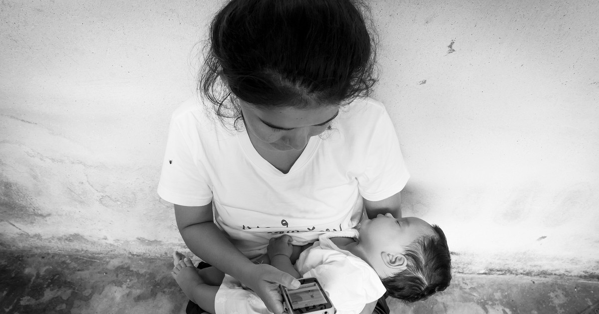 Mama adolescenta. Foto ilustrativ