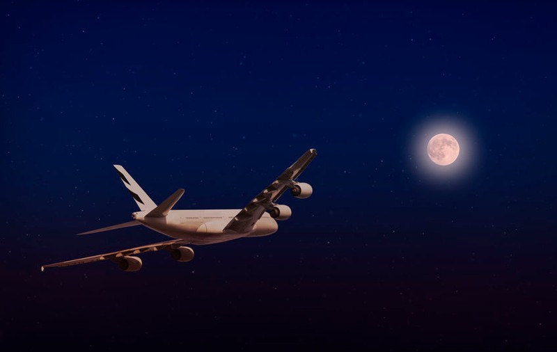 Zbor cu avionul pentru a vedea eclipsa de lună. Oferta unei companii aeriene care s-a epuizat în aproape două minute