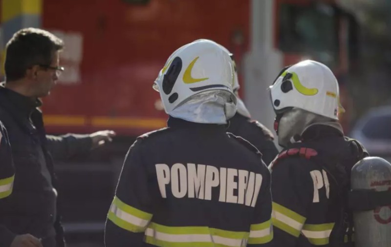 Incendiu la Grădina Zoologică din București: arde o suprafață de 2000 de metri pătrați, intervin 11 autospeciale de stingere