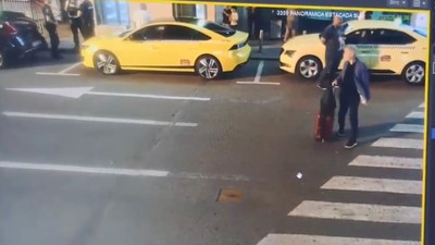 Un taximetrist a refuzat să îl ia pe Dacian Cioloș de la Aeroportul Otopeni. Ce a pățit șoferul de taxi