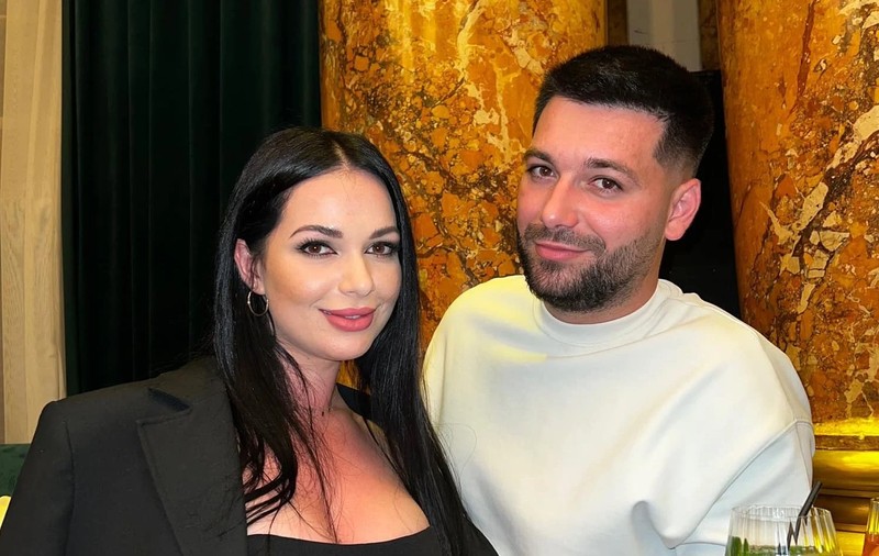 Mesajul transmis de Deea Maxer, după ce s-a zvonit că s-a despărțit de Robert: „Îi înveți pe alții să te iubească”