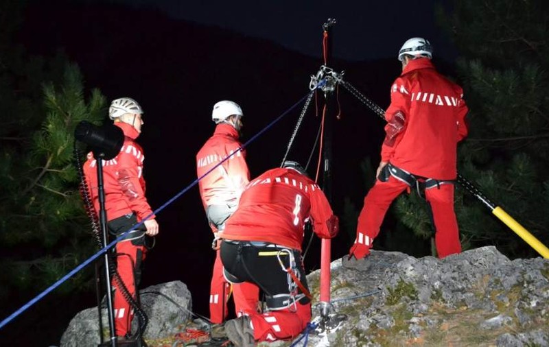 Tânără de 28 de ani, găsită moartă în Piatra Craiului. Turista a căzut  într-o râpa adâncă de 200 de metri