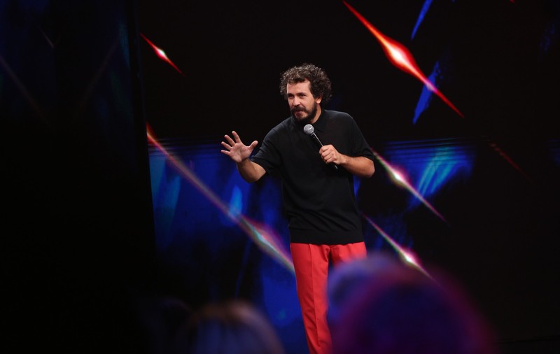 Ce spune Dan Badea despre Costel Bojog, colegul lui de la „Stand-Up Revolution”: „Este un artist, îi place să se joace, îi place să se riște, e vulnerabil pe scenă”