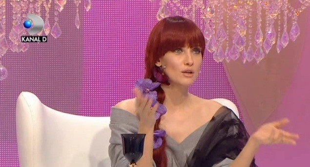 Iulia Albu s-a făcut roșcată. Schimbare de look impresionantă