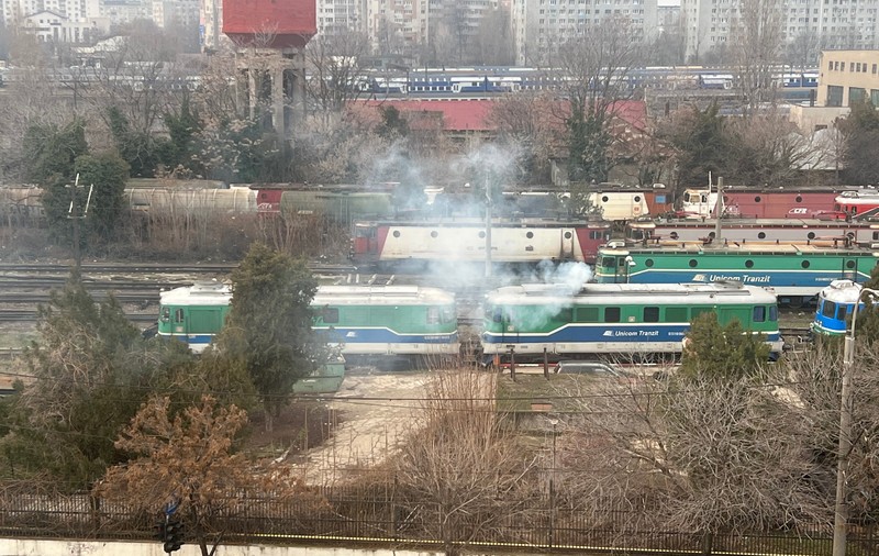 Locuitorii cartierului Grivița din București se plâng de poluarea cauzată de locomotive: „E imposibil să deschizi geamul”