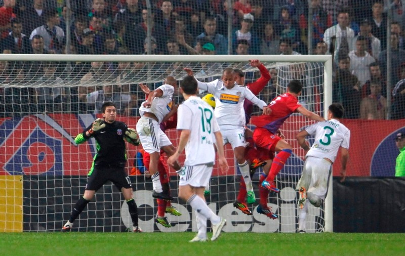 Steaua s-a înclinat, pe teren propriu, în faţa lui FC Vaslui şi a ratat şansa să egaleze liderul CFR