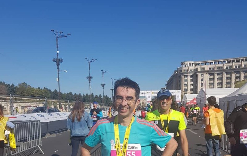 Cum l-au ajutat pe Mihai Găinușă "niște doamne de 85 de ani" să încheie cursa, la Semimaratonul București