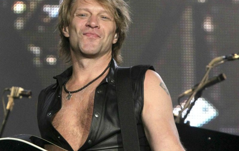 Video | Jon Bon Jovi s-a accidentat în timpul unui concert