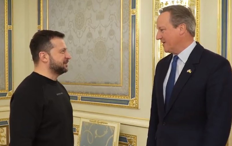 David Cameron i-a promis lui Zelenski la Kiev continuarea sprijinului militar din partea Marii Britanii