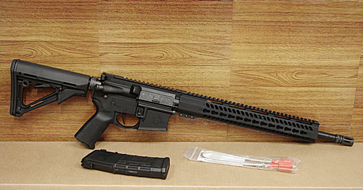 O femeie gravidă a pus mâna pe o pușcă semiautomată și a ucis un hoț care îi pătrunsese în casă!