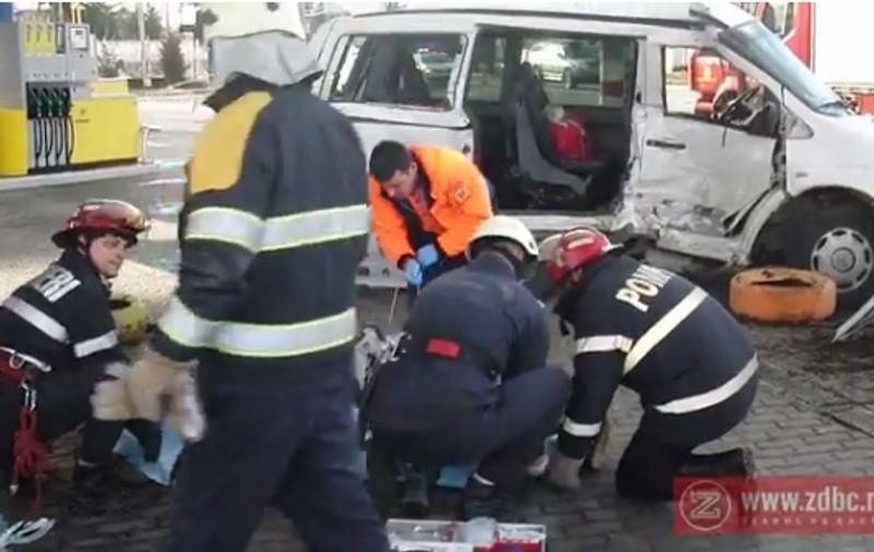 ACCIDENT grav în Bacău. Un tânăr de 19 ani A MURIT, în timp ce se ducea la înmormântarea mamei