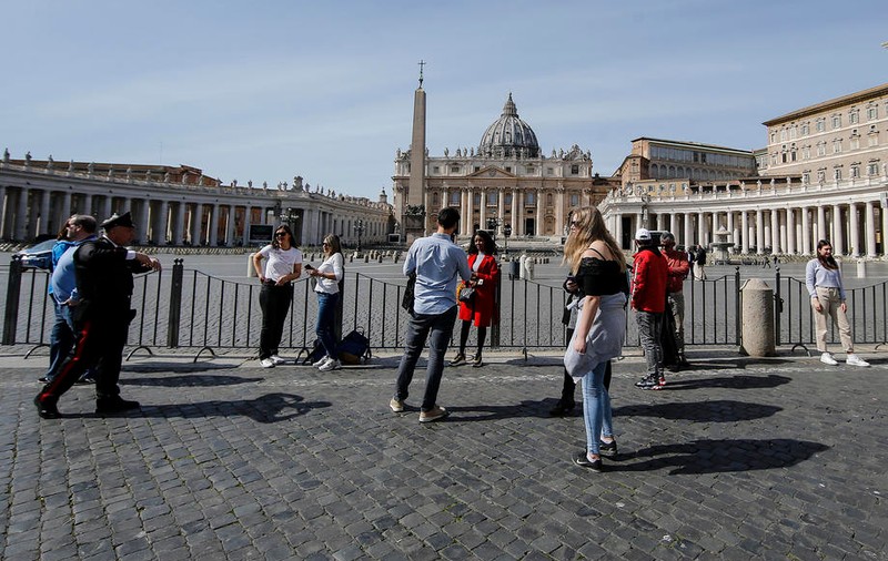 Italia ia în calcul în următoarele ore să interzică orice activitate în spații publice: "Dacă apelul de a rămâne acasă nu va fi luat în considerare, vom fi nevoiți să introducem o interdicție absolută"