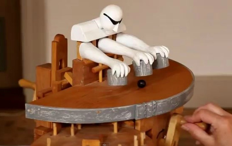 Asta le întrece pe toate! S-a inventat roboţelul CARE TE FURĂ LA ALBA-NEAGRA | VIDEO