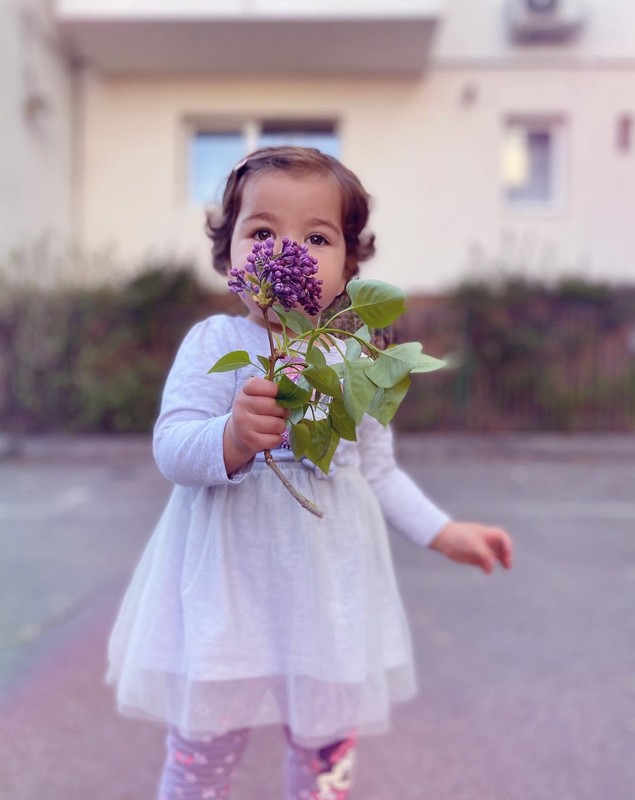 Imagini rare cu copiii vedetelor de la Insula Iubirii. Cum arată acum foștii concurenți în ipostaze de familie