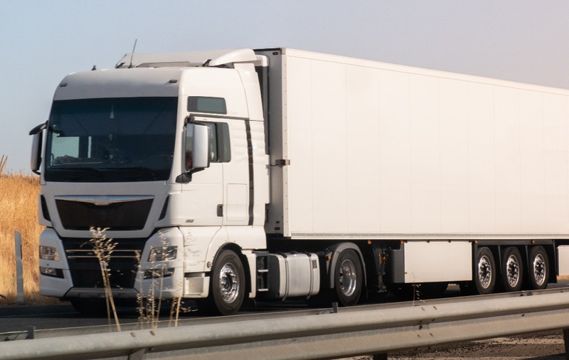 Șofer de camion de 59 de ani suferă un stop cardiac la volan și este salvat în ultimul moment