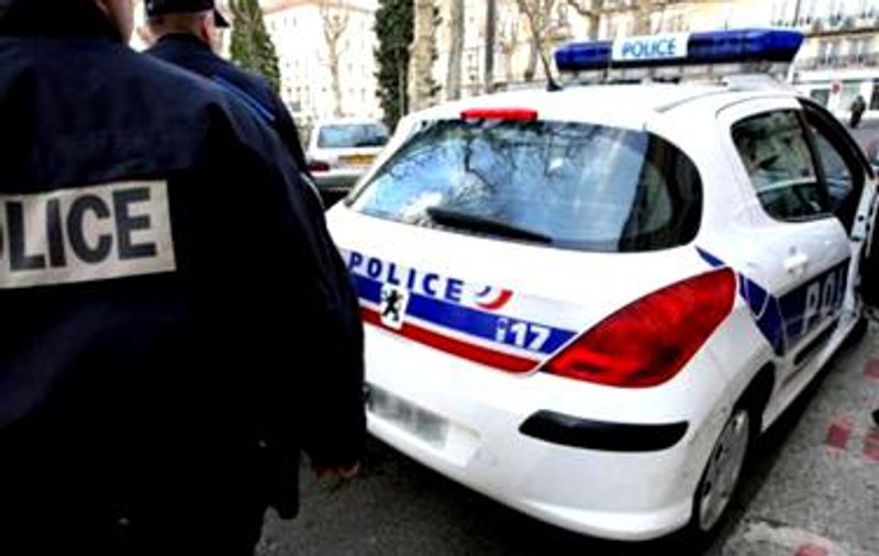 O fetiță de 3 ani a supraviețuit zile în șir fără apă, după ce mama ei a murit. Ce le spunea micuța vecinilor