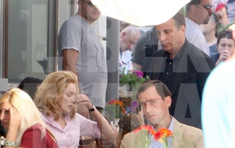 Sharon Stone și Andy Garcia au băut și s-au distrat într-un local de fițe din București