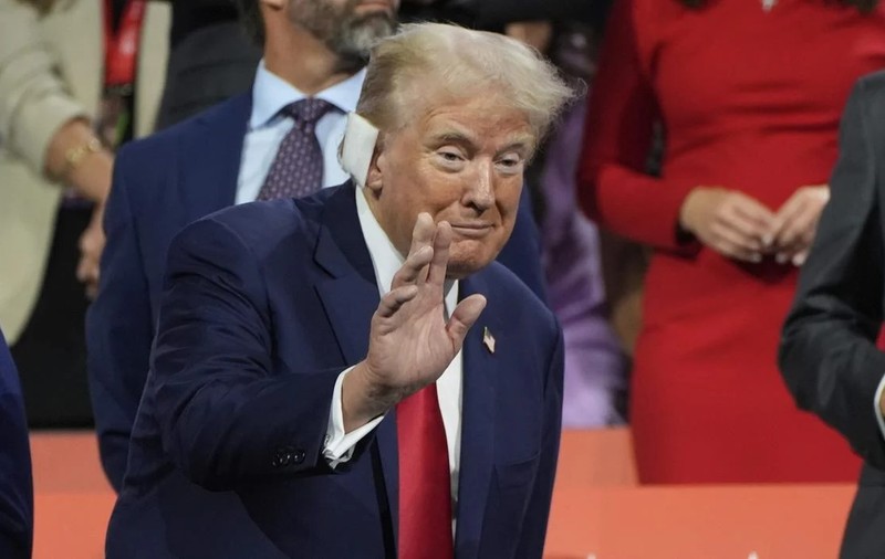 FBI nu știe sigur ce l-a lovit pe Donald Trump în tentativa de asasinat: „Există îndoieli dacă a fost sau nu un glonț”