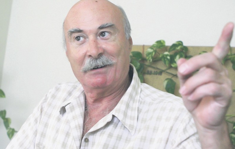 Cântăreţul Tudor Gheorghe e dezamăgit de Universitatea Craiova: «Mititelu se zbate degeaba»