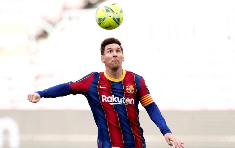 Lionel Messi rămâne la FC Barcelona, dar cu salariul tăiat la jumătate
