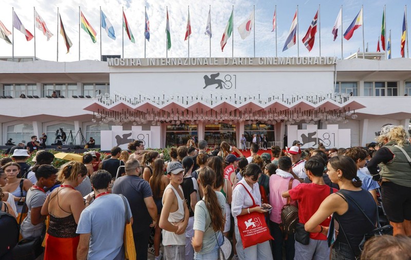 Datele personale ale participanților la Festivalul Internațional de Film de la Veneția au fost piratate